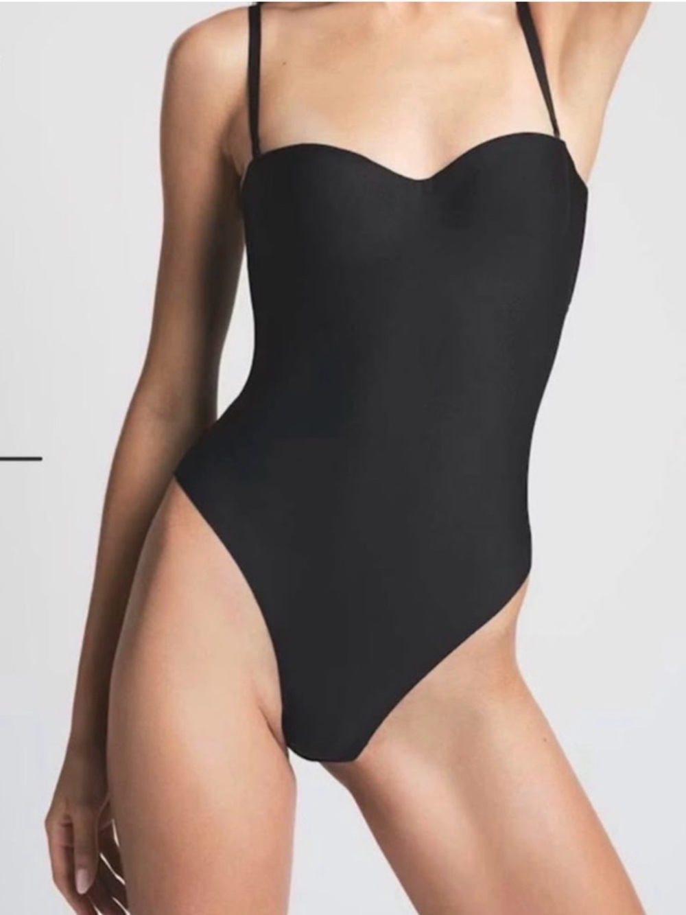 🖤 SKIMS Body Molded Underwire Thong Bodysuit in Onyx (Black)
